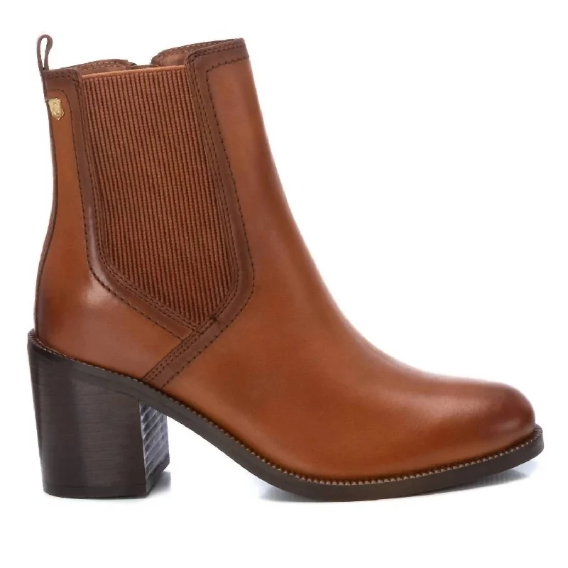 Women's Carmela Leather Booties In Camel